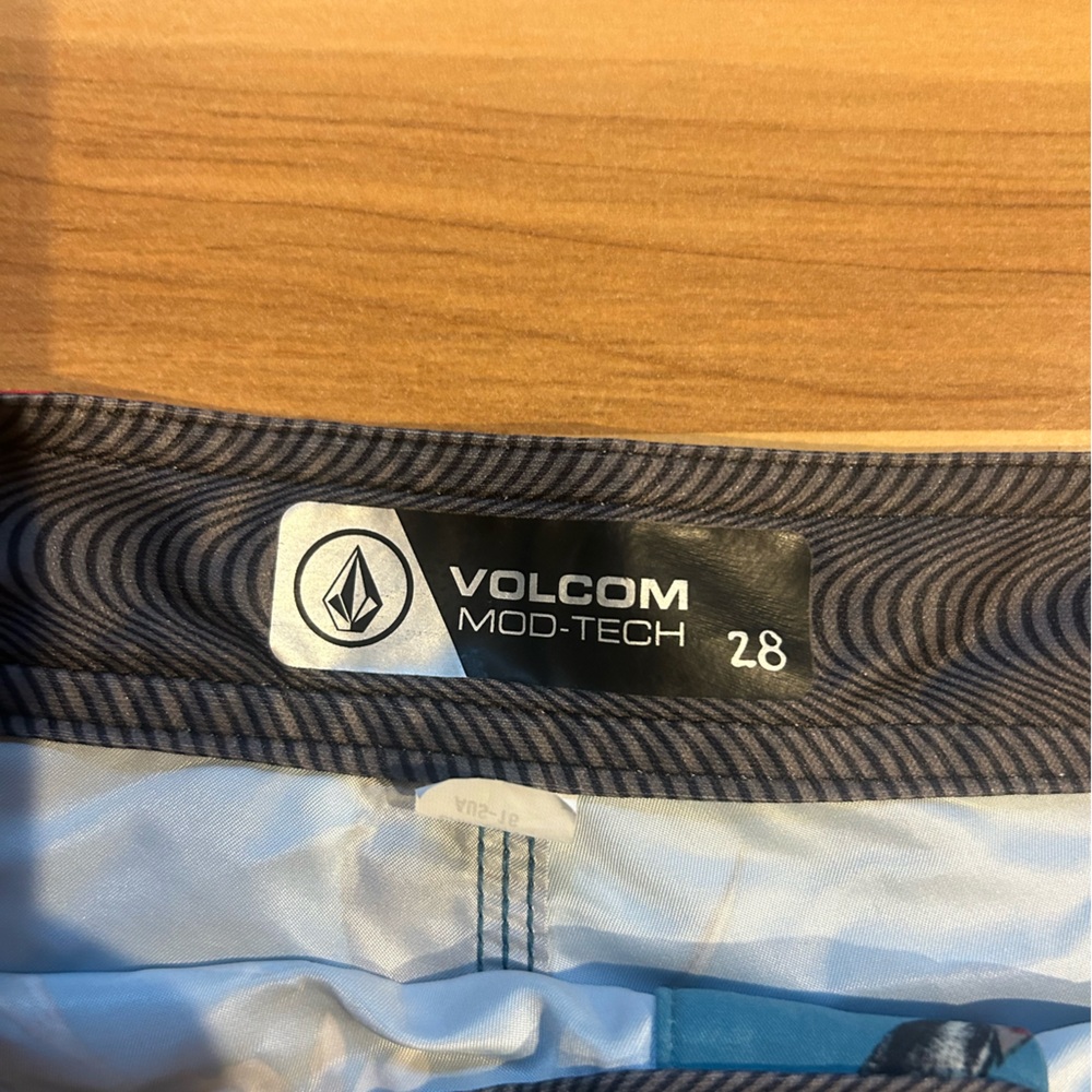 Volcom swim trunks - Picture 4 of 4